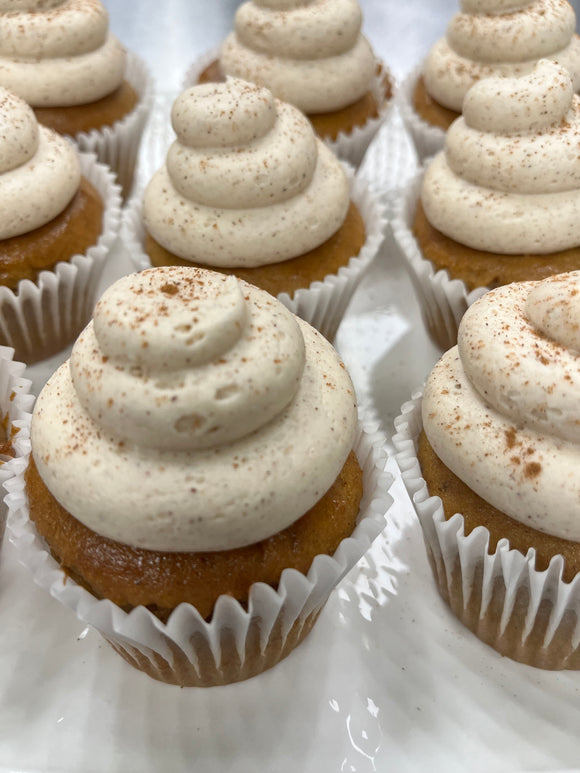 Pumpkin Cupcakes with Cinnamon Cream Cheese Icing - 4/pkg